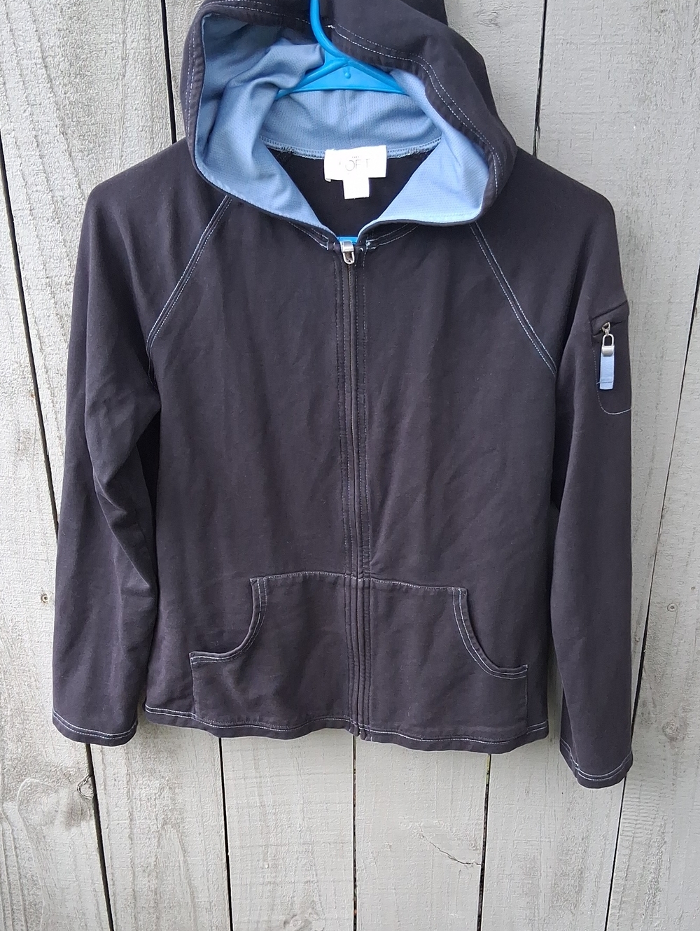 ANNE TAYLOR LOFT PETITES Zip Hoodie in Charcoal with Light Blue Hood Lining